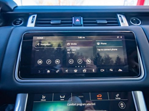 Used 2020 Land Rover Range Rover Sport HSE image 18