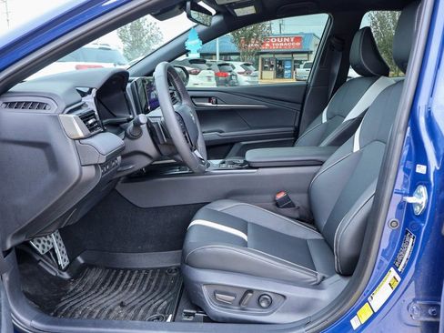 Used 2025 Toyota Camry SE image 7