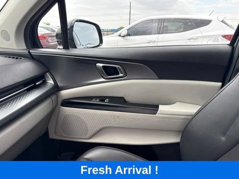 Used 2024 Kia Carnival LX FWD image 12