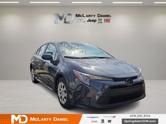 Used 2025 Toyota Corolla LE video 1