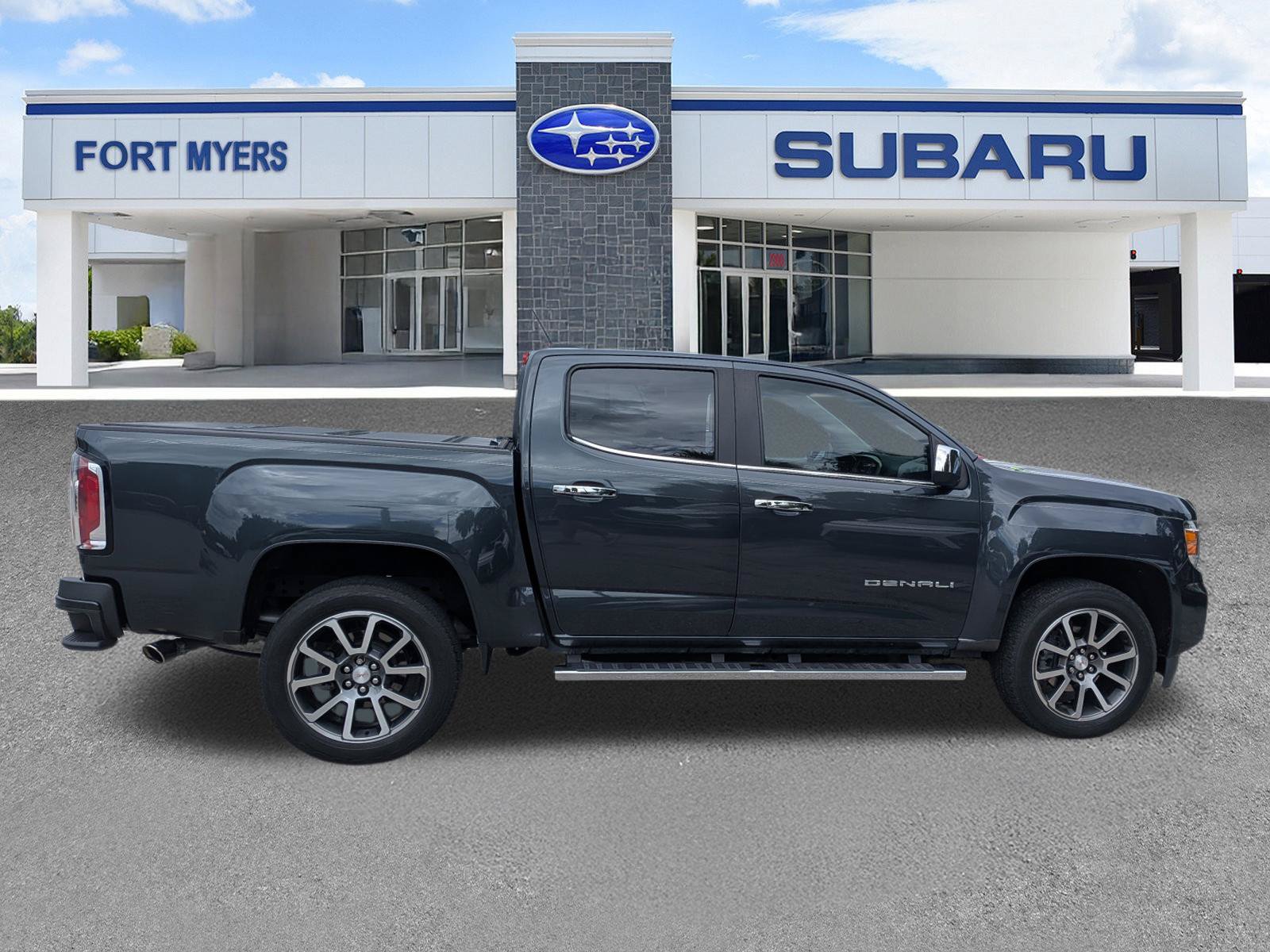 Used 2022 GMC Canyon Denali RWD image 3