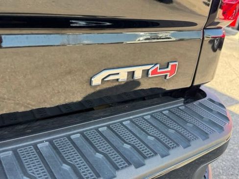 Used 2024 GMC Sierra 1500 AT4 w/ Technology Package AWD/4WD image 23