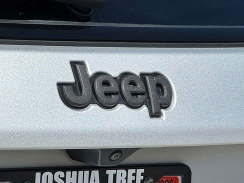 Used 2024 Jeep Compass Trailhawk AWD/4WD image 19