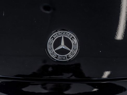 Used 2026 Mercedes-Benz GLB 250 4MATIC image 5