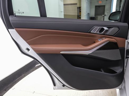 Used 2023 BMW X7 xDrive40i w/ M Sport Package image 20