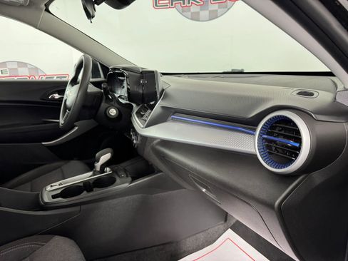 Used 2024 Chevrolet Trax LS w/ Driver Confidence Package image 12