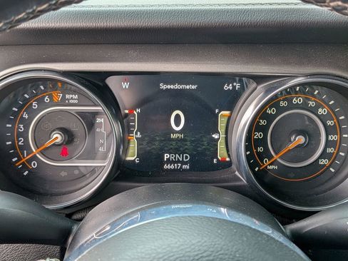 Used 2021 Jeep Wrangler Unlimited Sahara AWD/4WD image 14