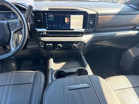 Used 2024 Chevrolet Silverado 2500 High Country w/ Technology Package AWD/4WD image 19