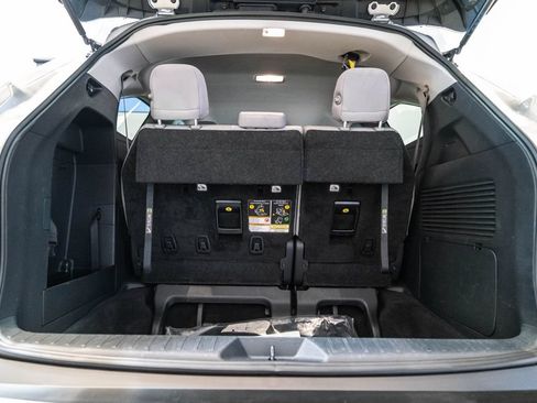 Certified 2025 Toyota Sienna LE FWD image 36