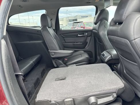 Used 2017 Chevrolet Traverse LT FWD image 19
