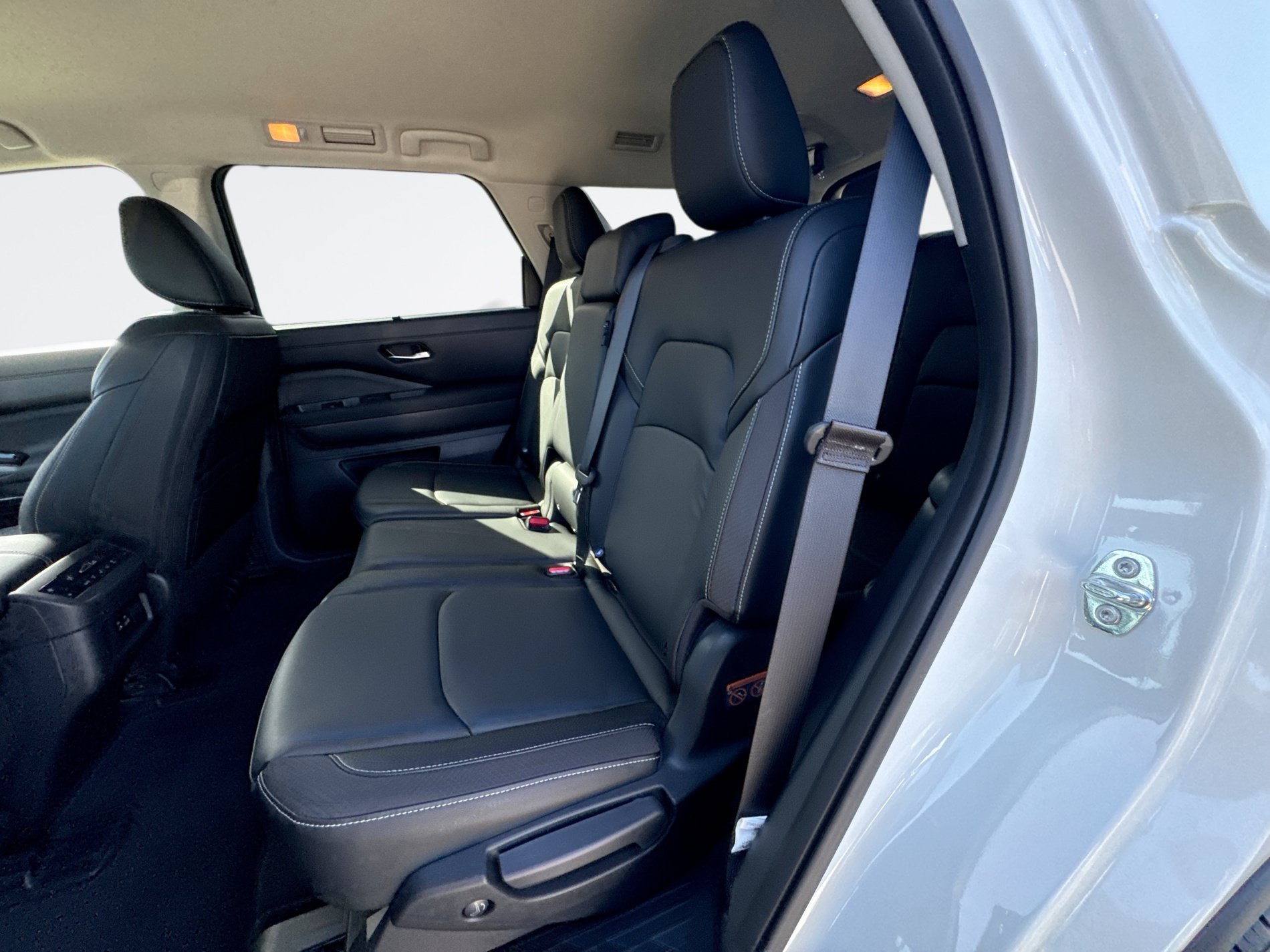 Certified 2024 Nissan Pathfinder SL FWD image 14