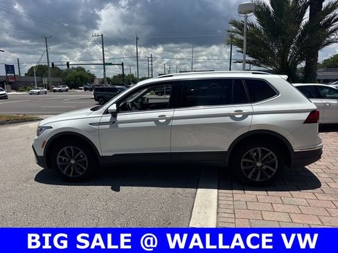 Certified 2023 Volkswagen Tiguan SE FWD image 10