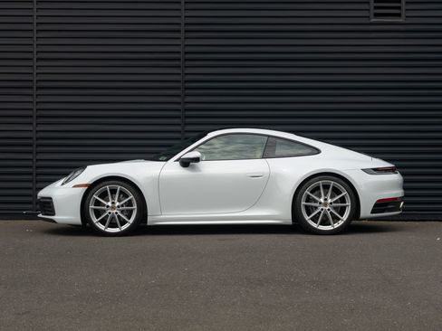 Certified 2022 Porsche 911 Carrera RWD image 2
