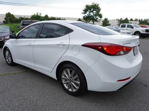 Used 2016 Hyundai Elantra SE w/ Option Group 02 FWD image 5
