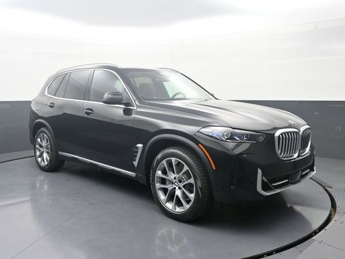 New 2026 BMW X5 xDrive40i w/ Premium Package AWD/4WD image 3