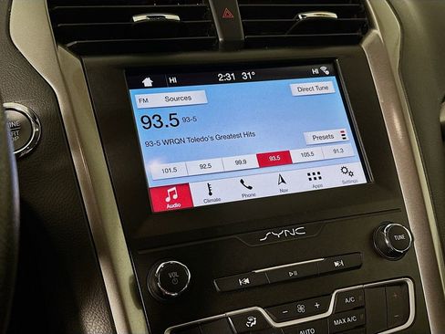 Used 2019 Ford Fusion SE image 21