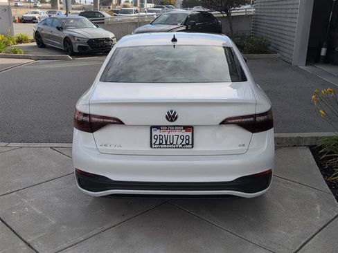Used 2022 Volkswagen Jetta SE w/ Panoramic Sunroof Package image 7