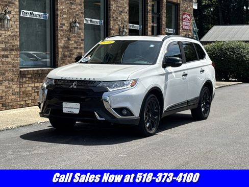Used 2019 Mitsubishi Outlander LE AWD/4WD image 1