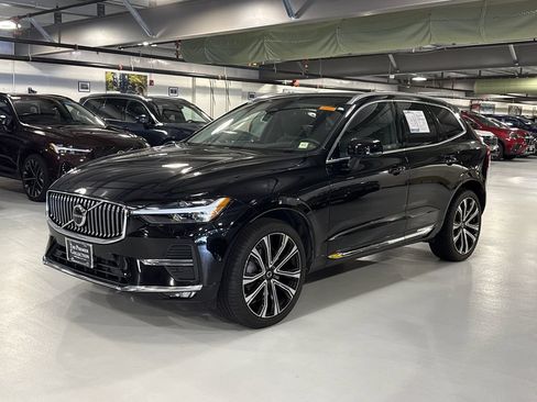 Certified 2023 Volvo XC60 B6 Ultimate w/ Protection Package Premier AWD/4WD image 5