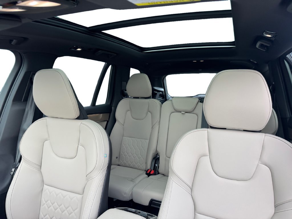 New 2026 Volvo XC90 T8 Plus w/ Protection Package Premier AWD/4WD image 25