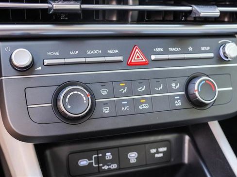 Used 2025 Hyundai Tucson SE AWD/4WD image 19