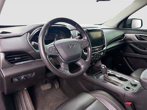 Used 2020 Chevrolet Traverse RS w/ LPO, Floor Liner Package image 9