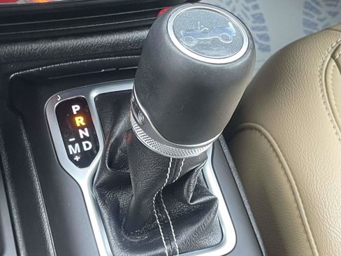 Used 2019 Jeep Wrangler Unlimited Rubicon AWD/4WD image 28