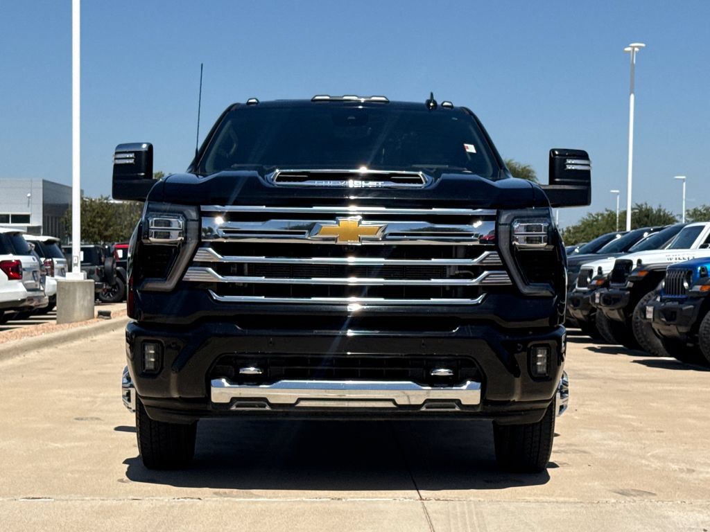 Used 2024 Chevrolet Silverado 3500 High Country w/ High Country Premium Package AWD/4WD image 2
