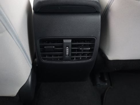 Used 2024 Toyota Corolla Cross L AWD/4WD image 15