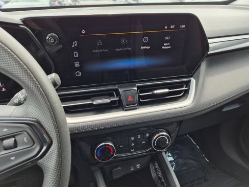 Used 2025 Chevrolet TrailBlazer LT AWD/4WD image 16