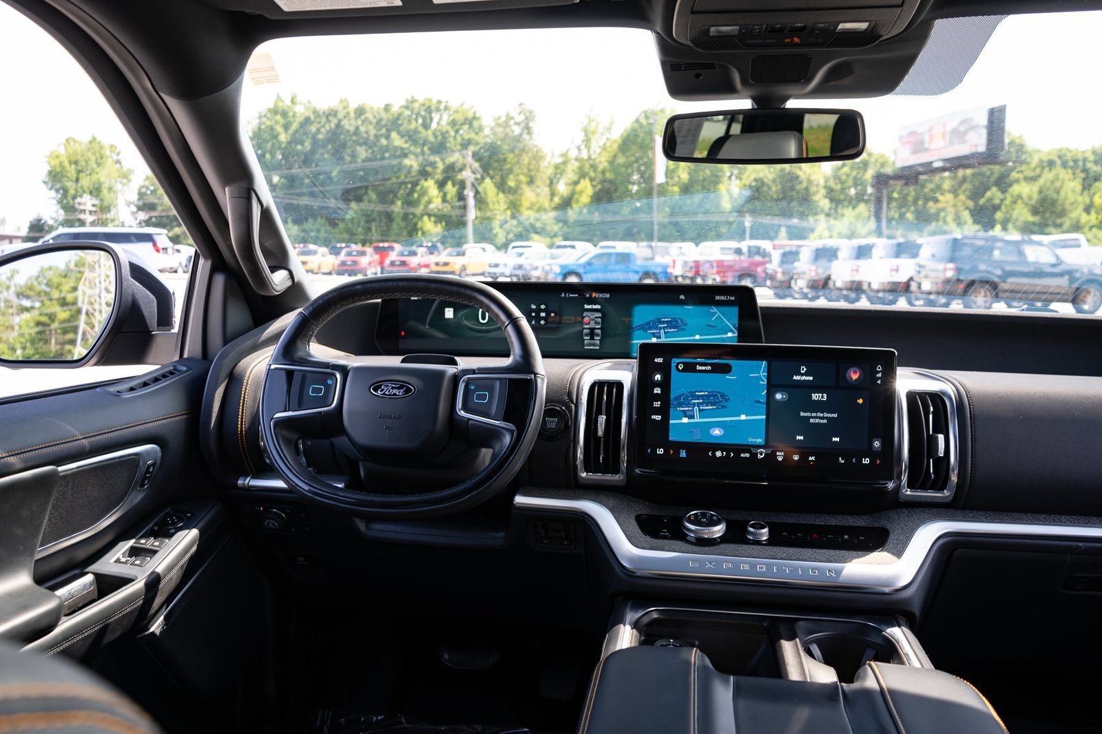 Used 2025 Ford Expedition Tremor AWD/4WD image 36