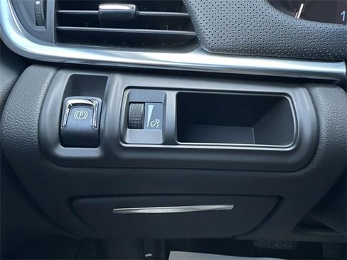 Used 2013 Cadillac XTS Luxury w/ Driver Awareness Package image 43