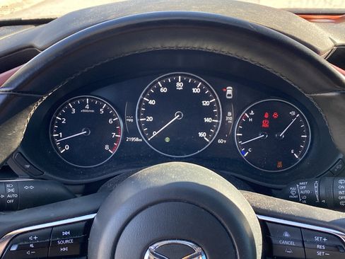 Used 2025 MAZDA MAZDA3 2.5 S Hatchback w/ Premium Pkg image 12