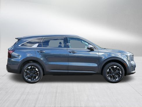 Certified 2025 Kia Sorento S AWD/4WD image 8