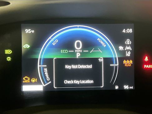 Used 2025 Toyota Camry LE FWD image 19