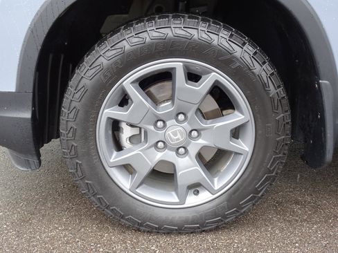 Used 2025 Honda Passport TrailSport image 29