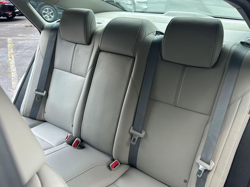 Used 2018 Toyota Avalon XLE FWD image 25