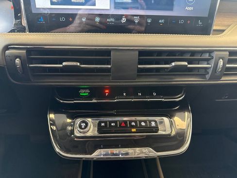 Used 2023 Lincoln Corsair Reserve w/ Equipment Group 201A AWD/4WD image 21