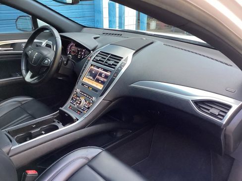 Used 2019 Lincoln MKZ Premiere image 28