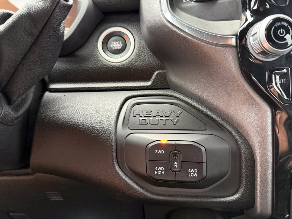Used 2025 RAM 2500 Laramie w/ Night Edition AWD/4WD image 30