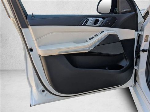 Used 2022 BMW X5 M50i w/ Parking Assistance Package image 13