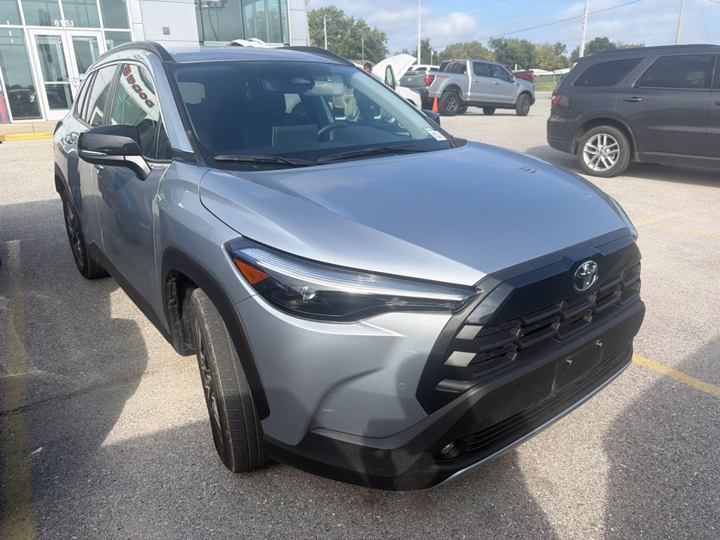 Used 2026 Toyota Corolla Cross XLE FWD image 4