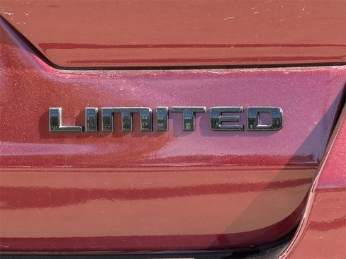 New 2025 Jeep Grand Cherokee Limited w/ Black Appearance Package image 9