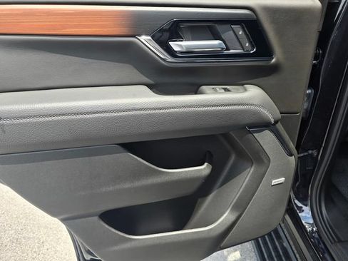 Used 2026 GMC Yukon Denali w/ Sun & Power Step Package RWD image 14