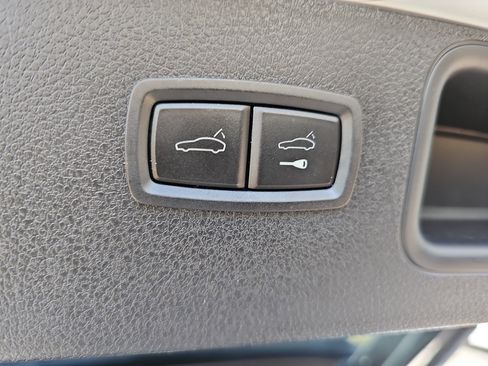 Used 2024 Porsche Macan image 14