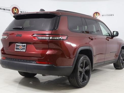 Used 2023 Jeep Grand Cherokee L Laredo image 3