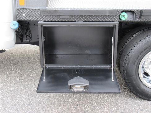 Used 2022 RAM 3500 Tradesman w/ Safety Group image 8