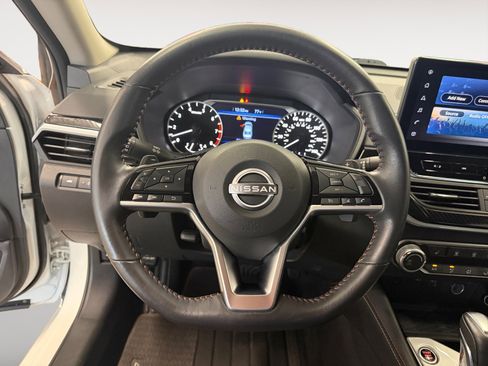 Used 2023 Nissan Altima 2.5 SR w/ SR Premium Package FWD image 14