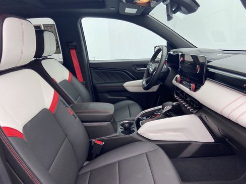 Certified 2024 GMC Canyon AT4X image 5