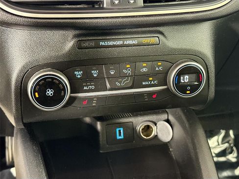Used 2020 Ford Escape SE FWD image 18